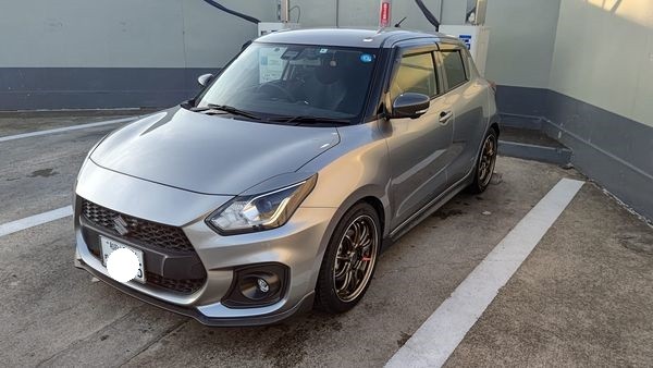 ZC33SスイフトスポーツにワークエモーションZR10 | スズキ