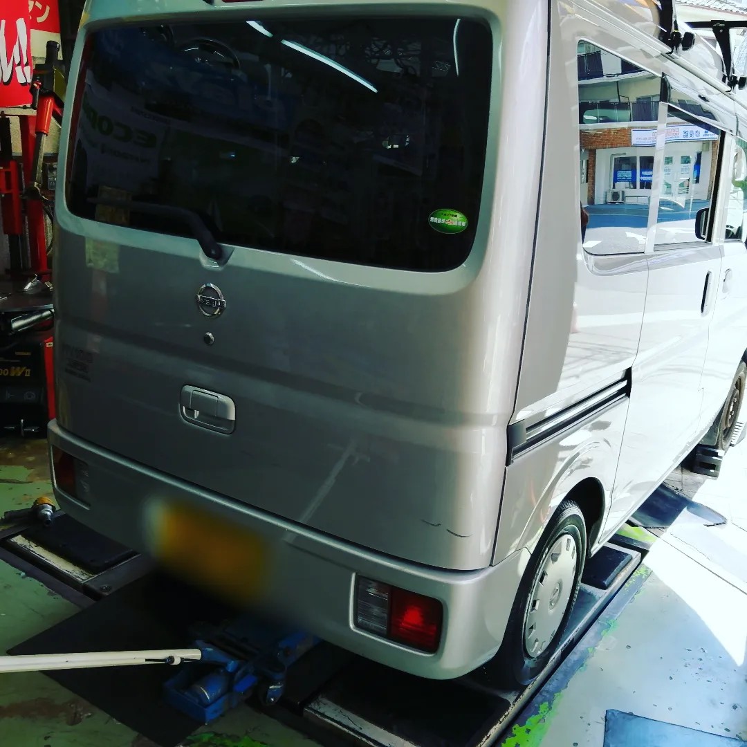 日産 NV100 タイヤ交換(^o^)/ | 日産 タイヤ | スタッフ日記