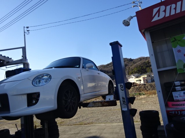 L0kコペン バモス車検整備 アクアホイールフィッティング プリウスオイルとバッテリー交換 ダイハツ コペン メンテナンス商品 バッテリー その他メンテナンス関連 車検 スタッフ日記 ミスタータイヤマン M Tech ブリヂストンのタイヤ専門店 ミスター