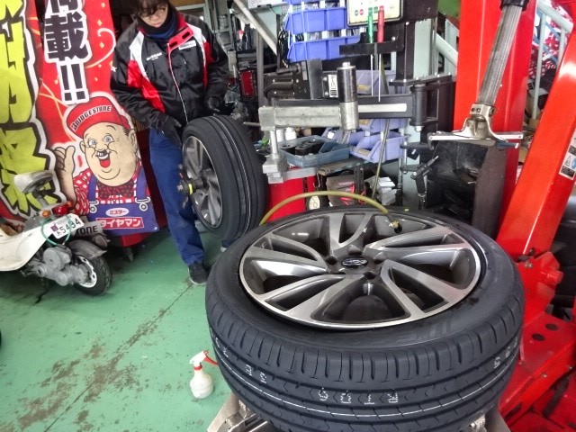 HA36SアルトRSに藤壺マフラー・ハイラックストラックにデイトナ