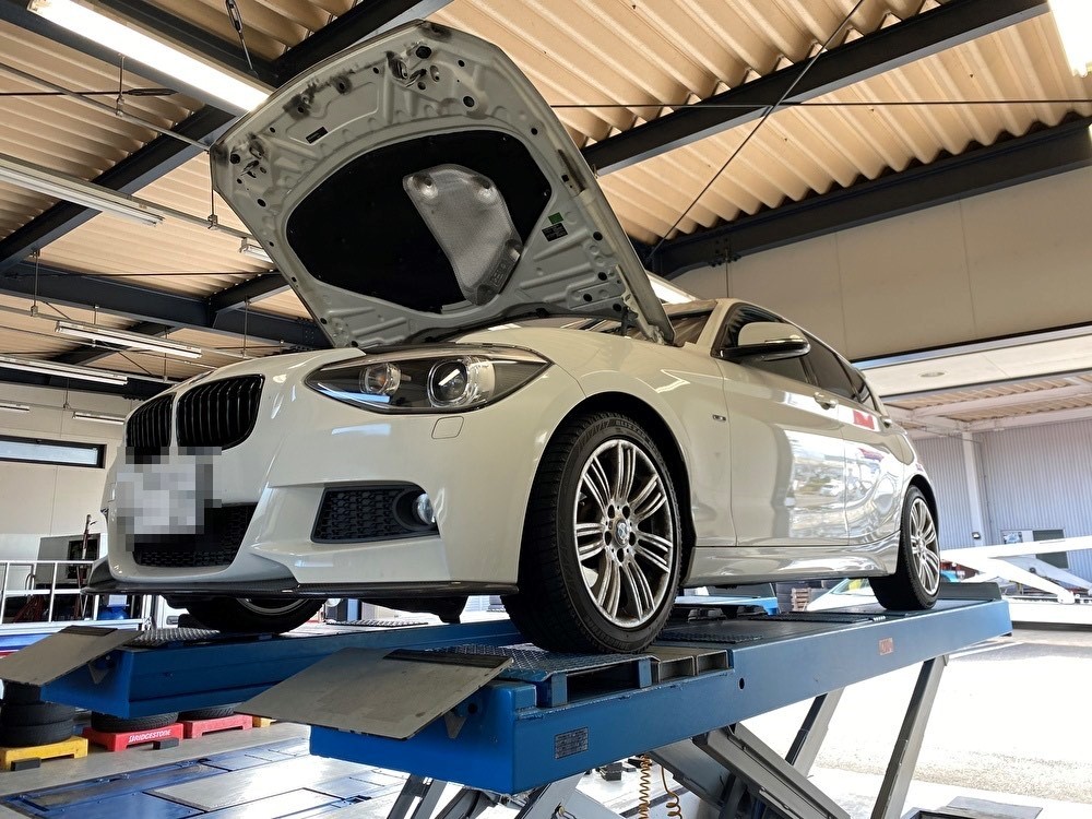 オイル交換 Bmw 1シリーズ メンテナンス商品 オイル関連 エンジンオイル交換 スタッフ日記 ミスタータイヤマン 豊田 タイヤ カー用品ショップ ブリヂストンのタイヤ専門店