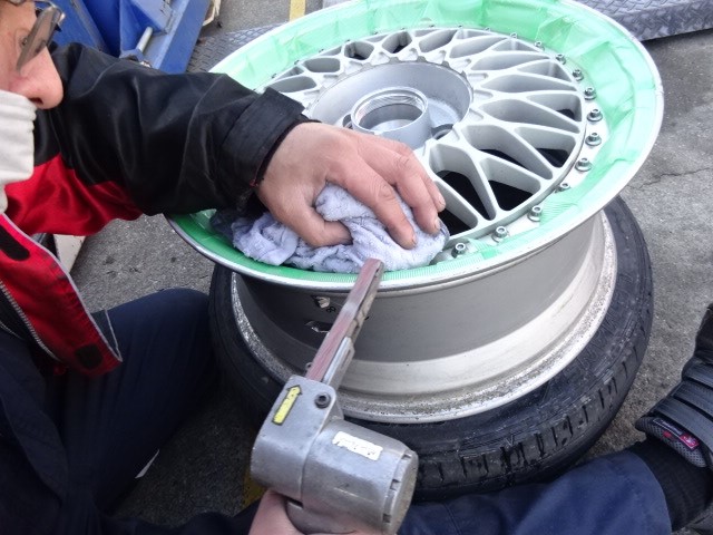 ZC33Sスイフトスポーツのタイヤ交換・トレーラーにSSRマークⅡ
