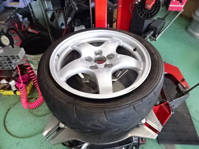 ZC33Sスイフトスポーツのタイヤ交換・トレーラーにSSRマークⅡ