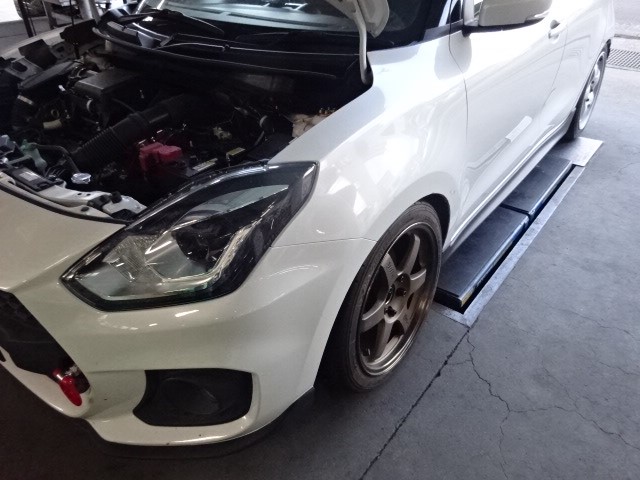 ZC33Sスイフトスポーツにフットレスト・N-BOXのタイヤ交換・アルト車検整備・フリードパンクSOS・アテンザのMTオイル交換 | スズキ スイフト  スポーツ メンテナンス商品 カー用品取付 > 足回り関係取付 | スタッフ日記 | ミスタータイヤマン M-Tech | ブリヂストンの ...