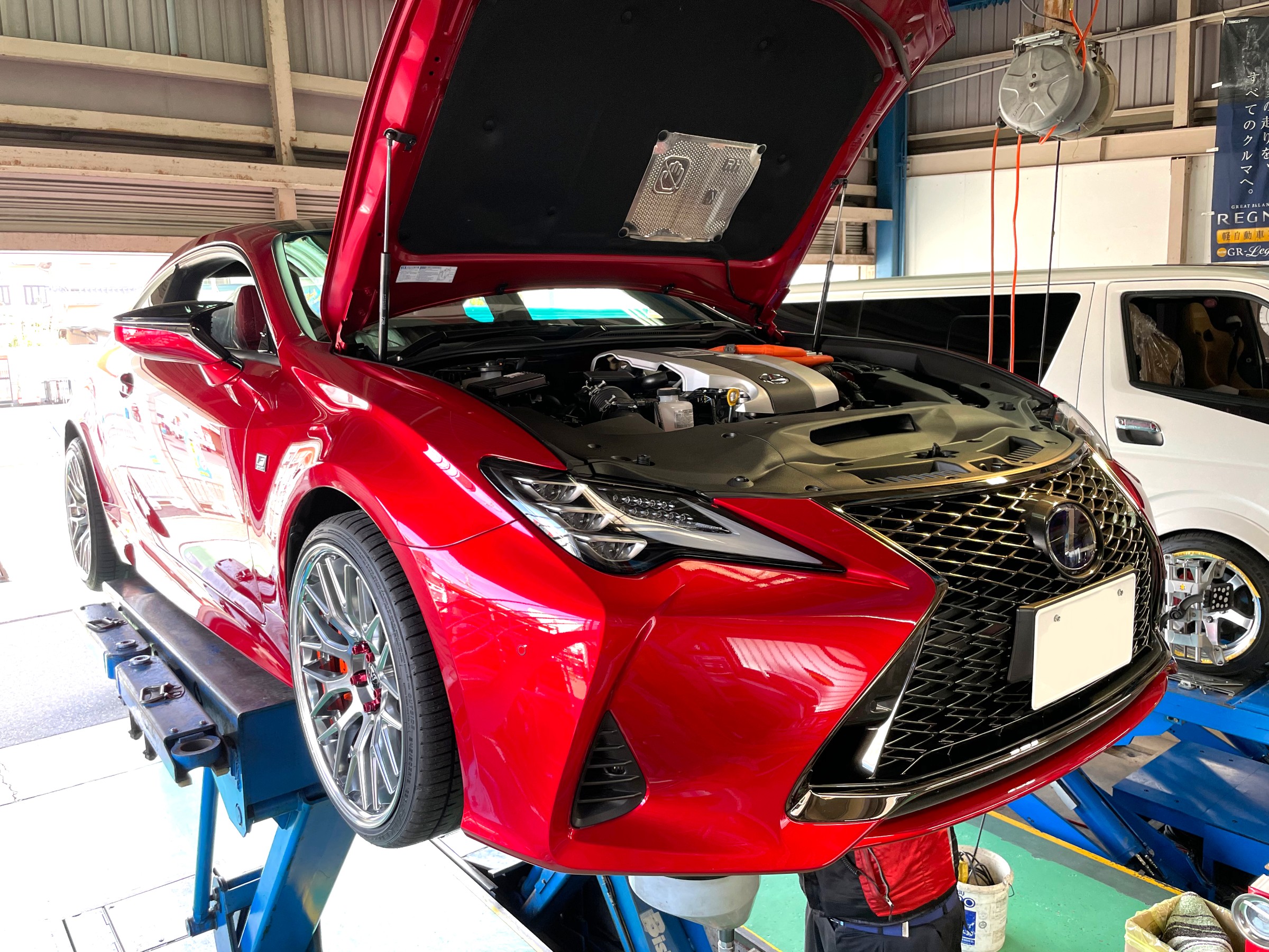 レクサスrc300hオイル交換 レクサス メンテナンス商品 スタッフ日記 ミスタータイヤマン 高石 大阪府 和歌山県のタイヤ カー用品ショップ ブリヂストンのタイヤ専門店