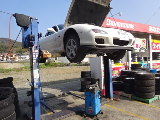 ｆｄ３ｓ ｒｘ ７車検整備 エブリーにｌｅｄ ホイール修理 マツダ Rx 7 メンテナンス商品 バッテリー その他メンテナンス関連 車検 スタッフ日記 ミスタータイヤマン M Tech ブリヂストンのタイヤ専門店 ミスタータイヤマン