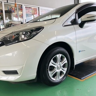 ノートe-powerに装着してました！　185/70r14 ダンロップ　キレイ！ ノートe-powerに装着してました！ 185/70r14 ダンロップ キレイ！の