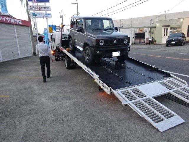 希少シエラの車高上げ・JB64ジムニーにホイール | スズキ