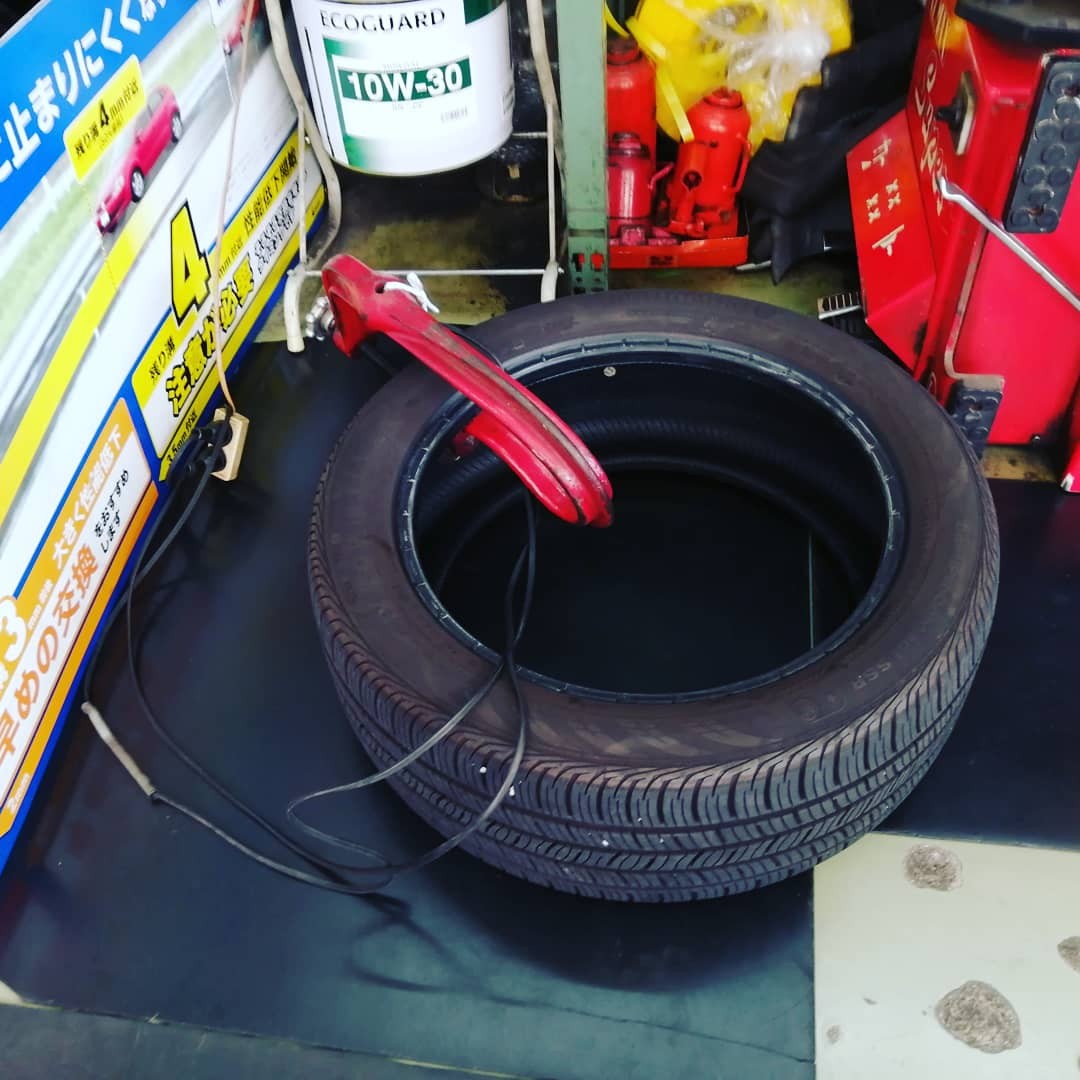 タイヤ内面焼付け修理 ﾟ ﾟ 人 ﾟ ﾟ Bmw タイヤ タイヤ ホイール関連 タイヤ内面焼付修理 パンク修理 スタッフ日記 ミスタータイヤマン ホリエ 大阪府 和歌山県のタイヤ カー用品ショップ ブリヂストンのタイヤ専門店 ミスタータイヤマン