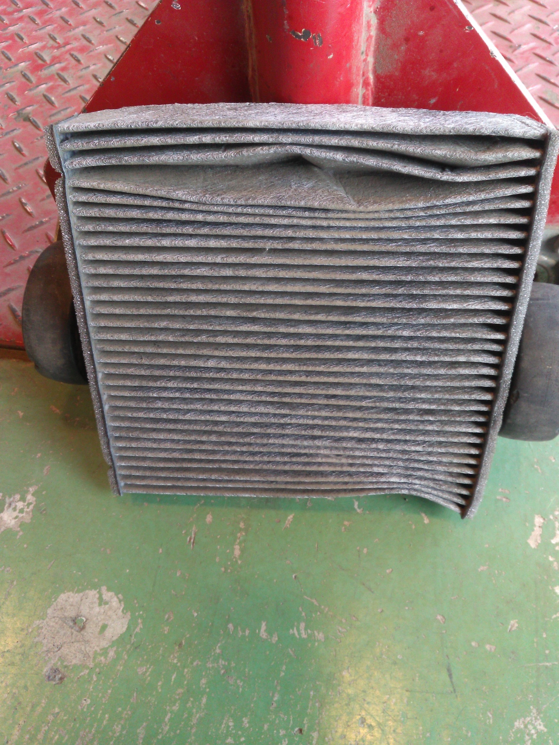 使用1～2年のエアコンフィルター