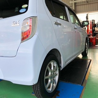 元祖アイドリングストップ軽自動車 ミラe S ダイハツ ミラ タイヤ タイヤ ホイール関連 乗用車用タイヤ交換 スタッフ日記 ミスタータイヤマン 松山平井 愛媛県のタイヤ カー用品ショップ ブリヂストンのタイヤ専門店