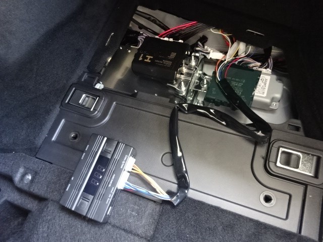 レクサスLS460・600ｈにエアサスコントローラ取り付け・ヤマハバイク