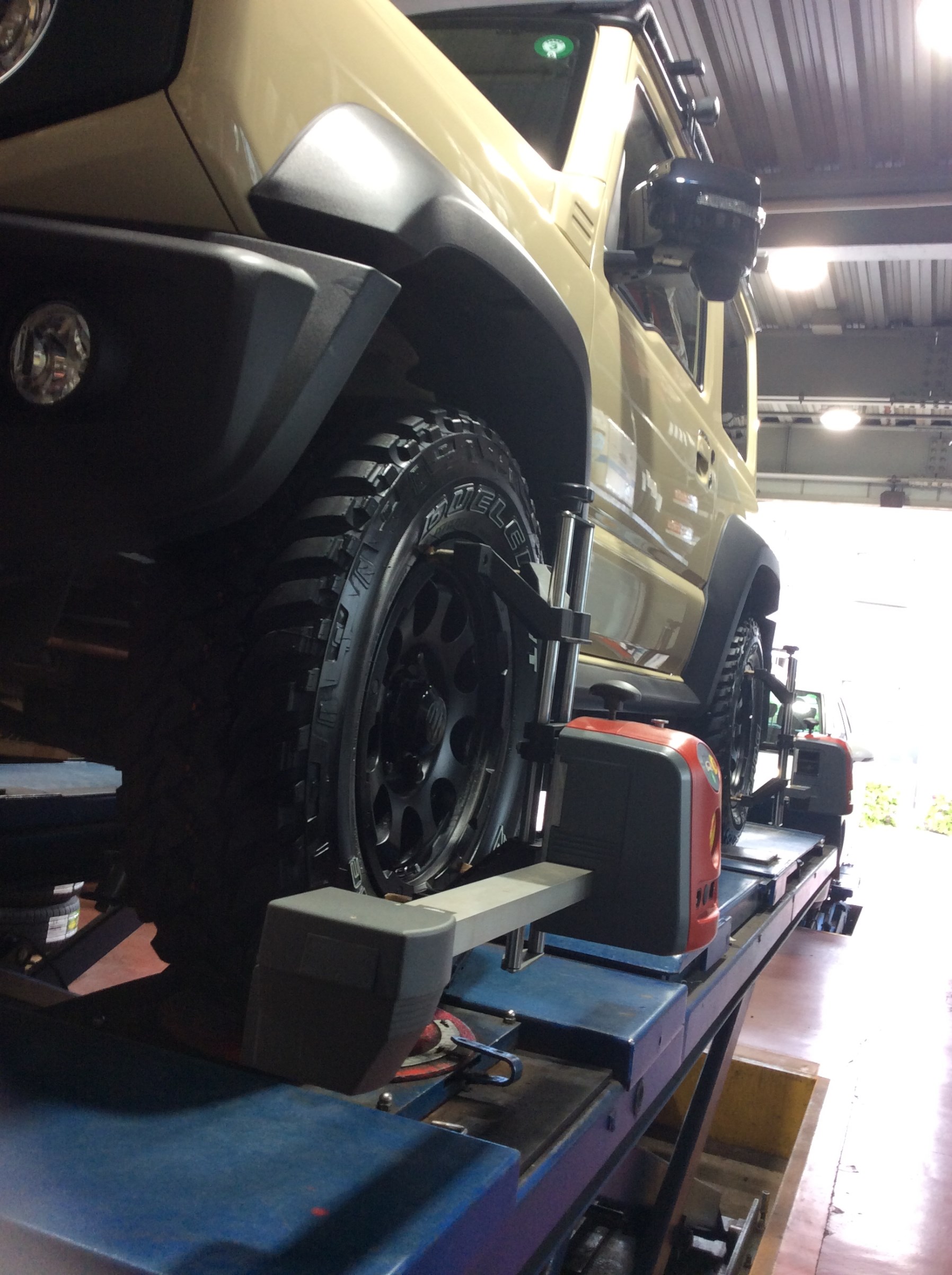 ジムニーシエラ テイン車高調でリフトアップ⤴⤴＆M/T674を装着