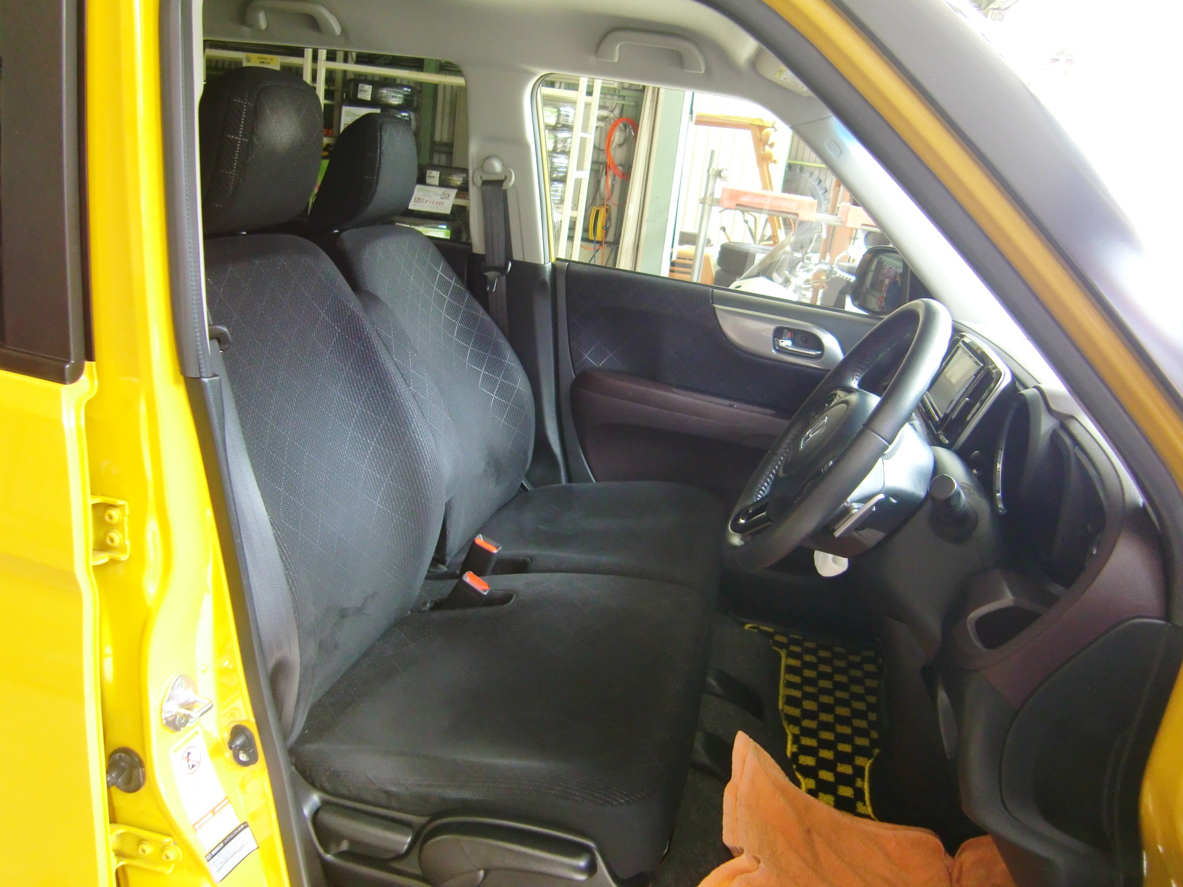 久々の更新になりますが シート交換しました ホンダ N One その他 カー用品取付 スタッフ日記 ミスタータイヤマン 吉野店 タイヤ カー用品ショップ ブリヂストンのタイヤ専門店