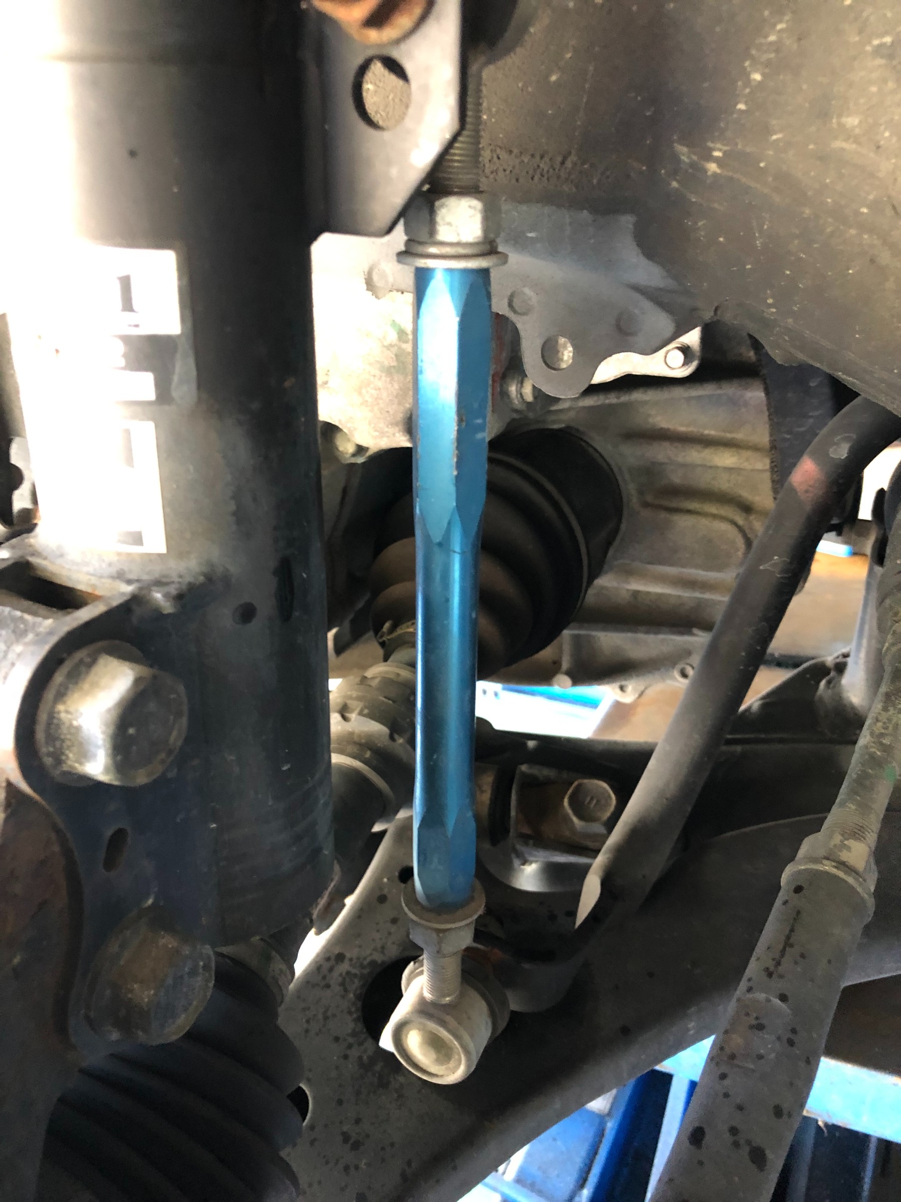 作業事例 ハリアーのスタビリンク交換 その他 カー用品取付 足回り関係取付 スタッフ日記 ミスタータイヤマン 古市 タイヤ カー用品ショップ ブリヂストンのタイヤ専門店