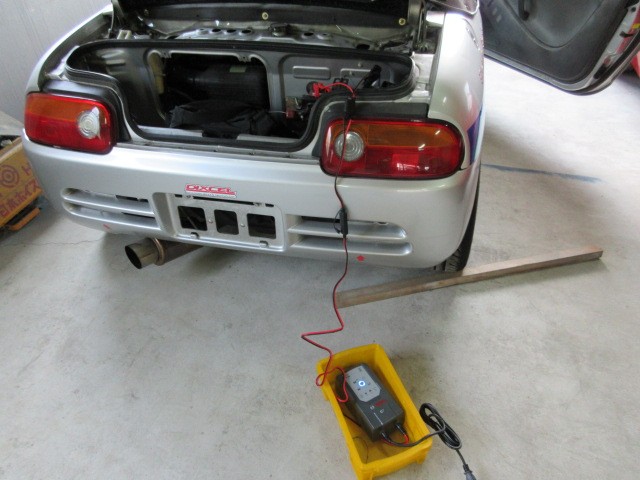 Bosh C7バッテリー充電器 Cr Z車検整備 エッセカスタム改タイヤ交換 サンバーバンウォッシャー不調 ホンダ Cr Z メンテナンス商品 その外サービス 車検 スタッフ日記 ミスタータイヤマン M Tech ブリヂストンのタイヤ専門店 ミスタータイヤマン