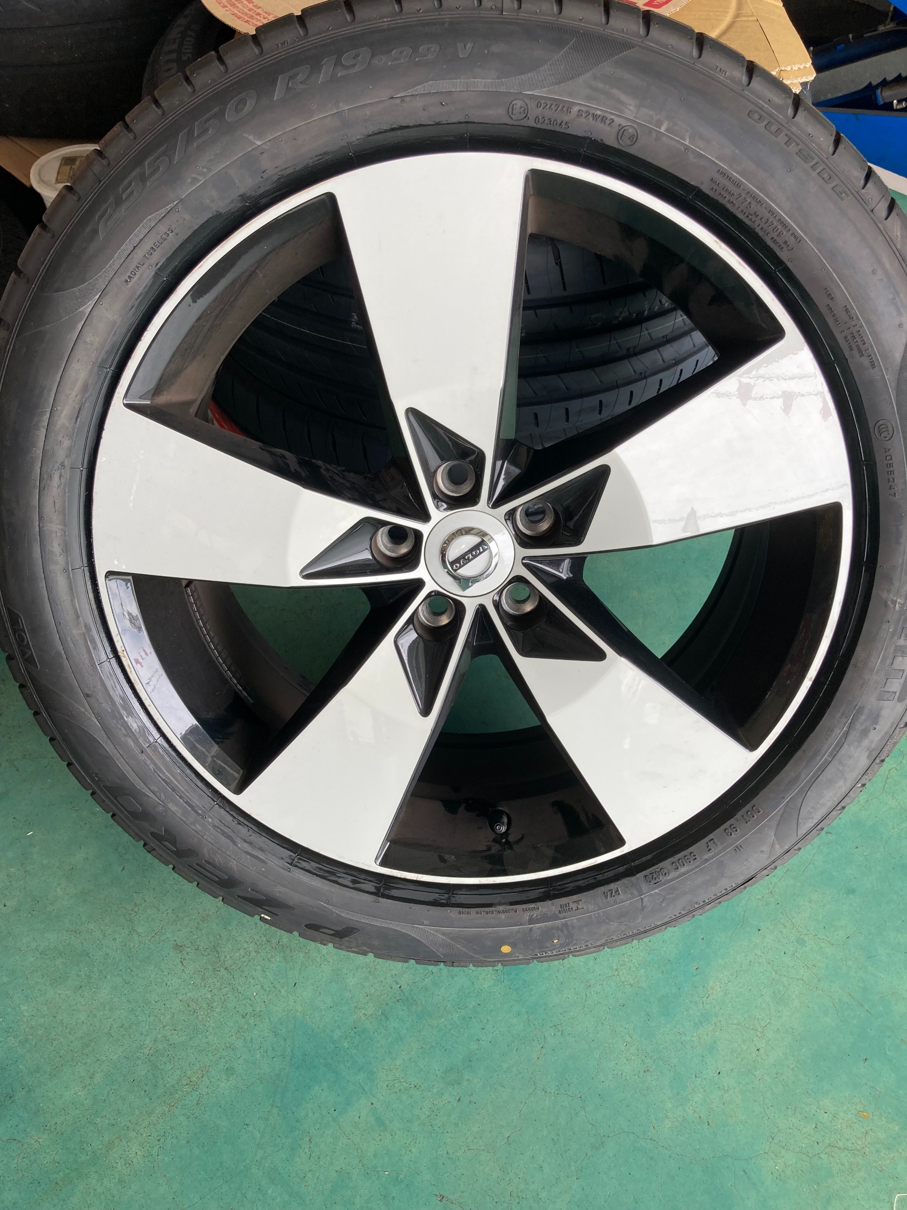 ピレリ P-ZERO SUV