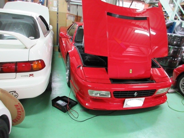 フェラーリ512TRのバッテリー上がり・代車にカプチィーノ用意