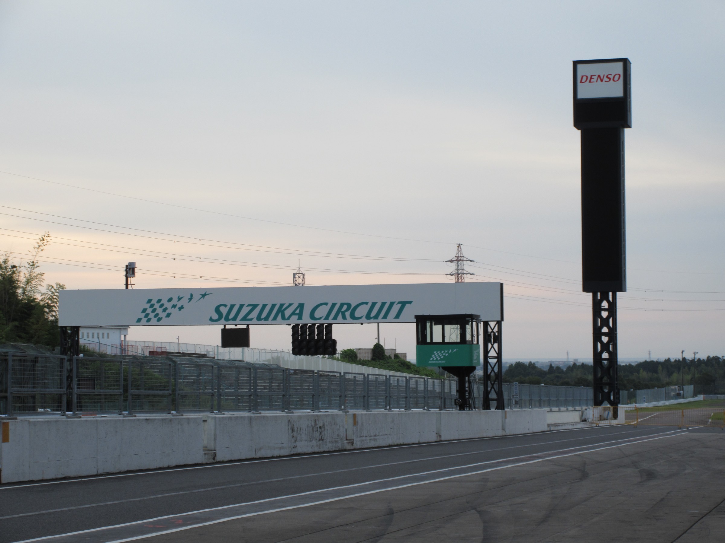 鈴鹿サーキット タイムアタック ZC33Sスイフトスポーツ | スズキ