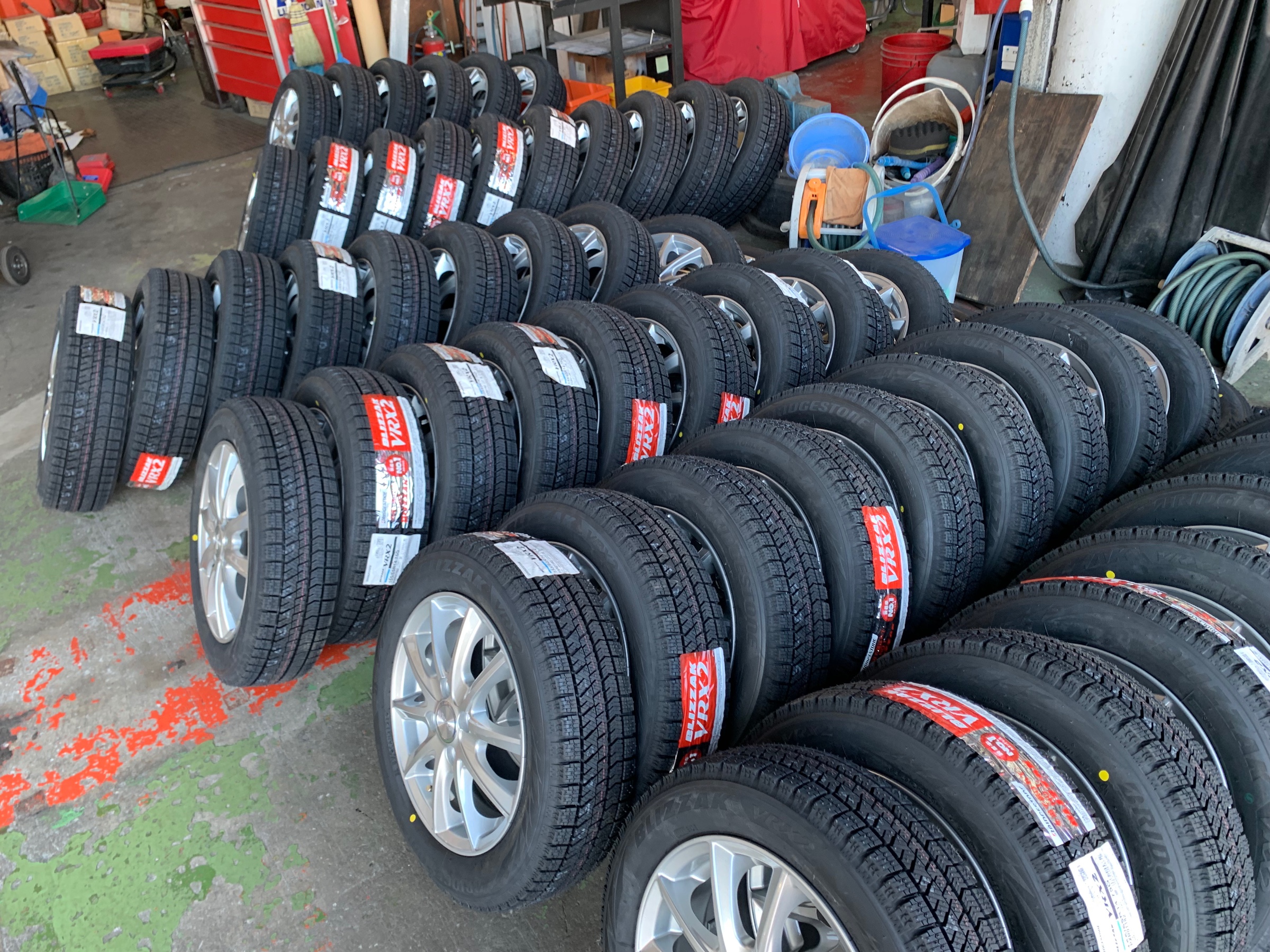 送料無料★新品グッドイヤースタッドレス★155/65R14★4本★軽自動車