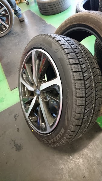 スバル レヴォーグに18インチ アルミホイール＆スタッドレス