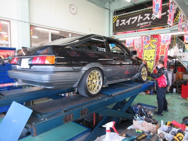 AE86改にRE71RS・大量配達完了・ロードサービスにてエルグランド