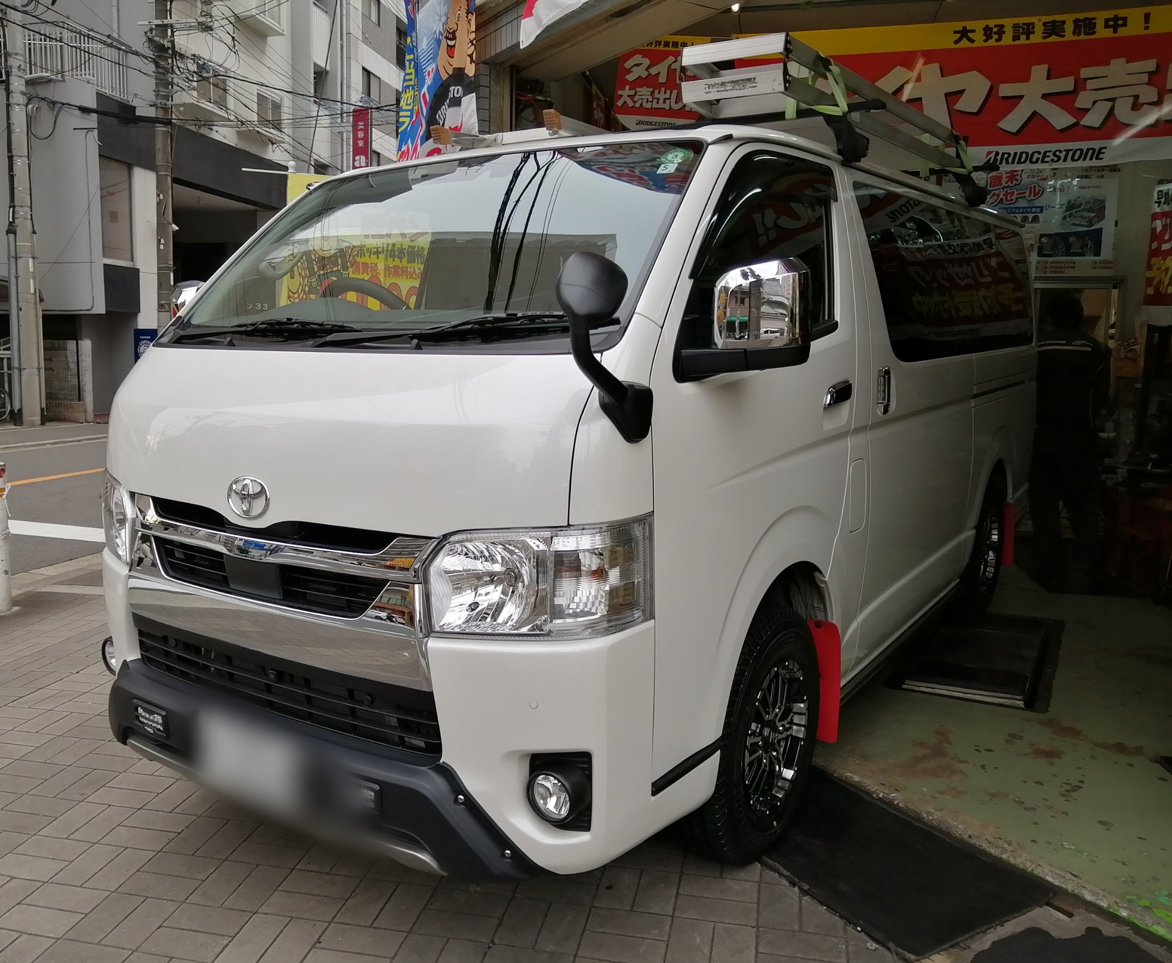 ハイエース純正15+195/80R15LT　スタッドレス　BS