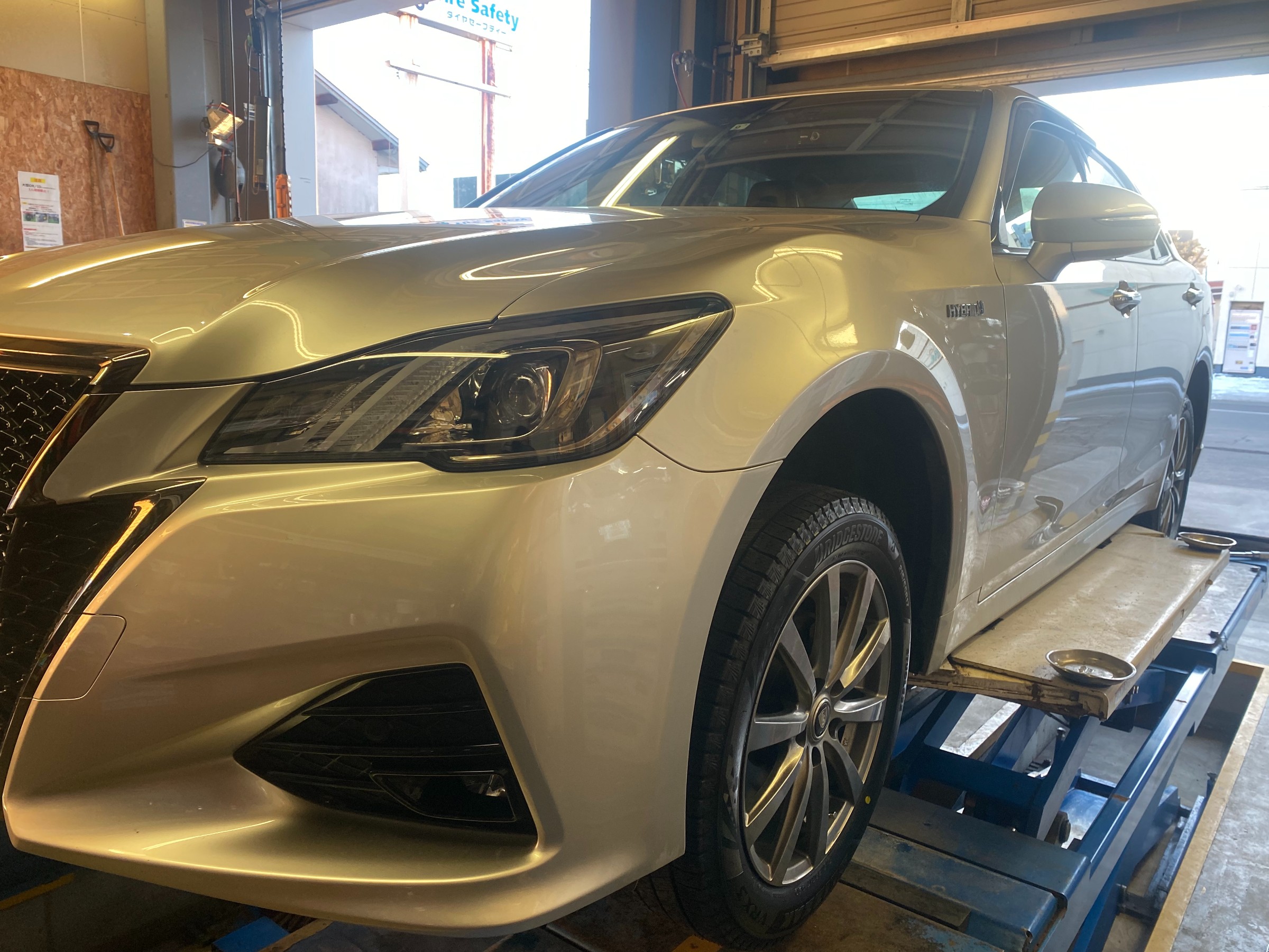 22年製 BLIZZAK VRX3 トヨタクラウン210系外し残溝7〜8分山 BLIZZAK VRX3 大好評!!です クラウンアスリート＆CH-R | タイヤ