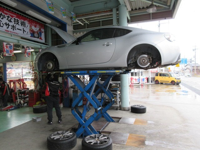 Brzの車検整備 スーパーキャリーにホイール Voxy スバル Brz Av ナビ機器 その外サービス 車検 スタッフ日記 ミスタータイヤマン M Tech ブリヂストンのタイヤ専門店 ミスタータイヤマン