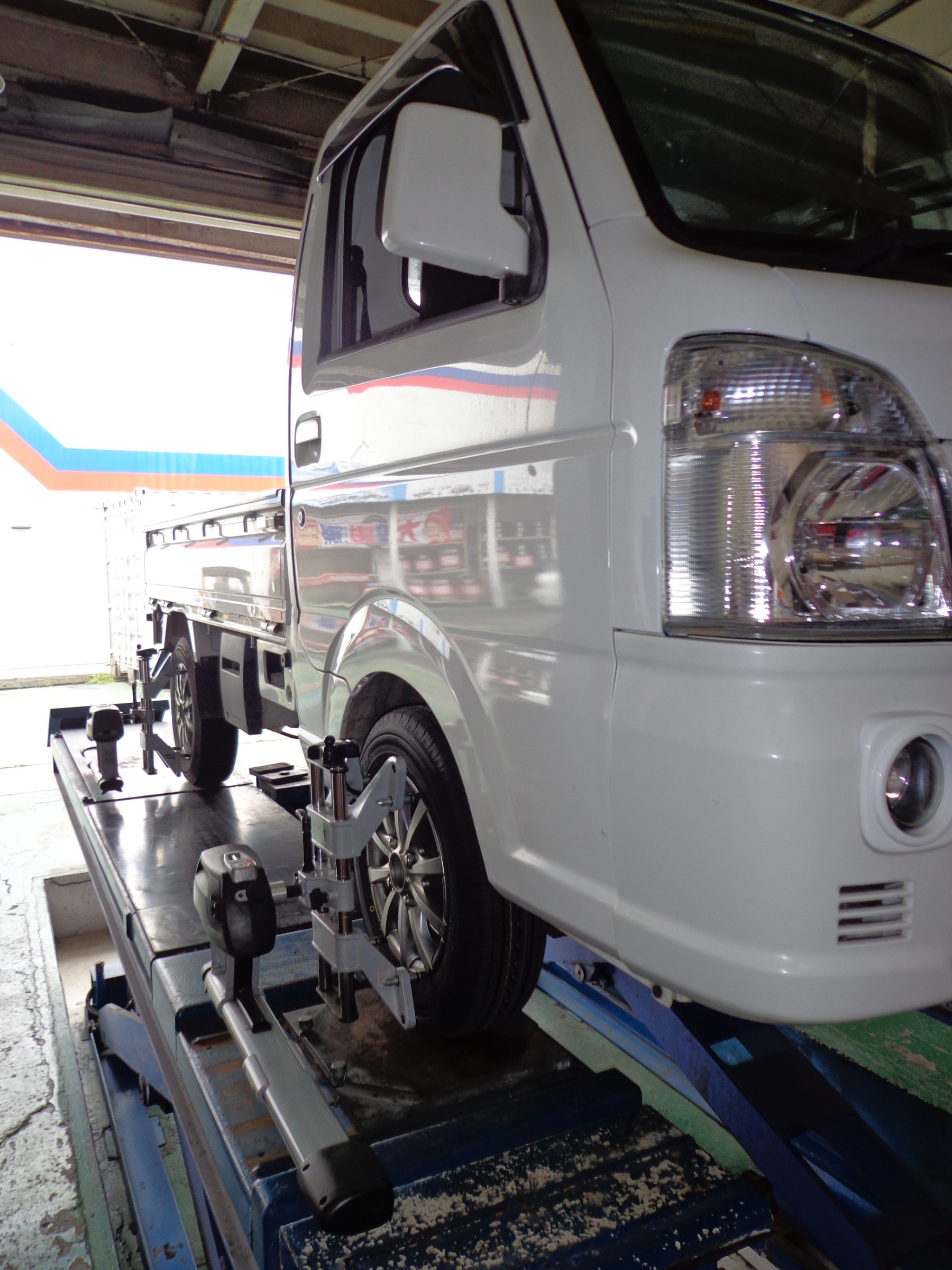 アライメント調整 スズキ スタッフ日記 ミスタータイヤマン タイヤハウスしばやま 茨城県のタイヤ カー用品ショップ ブリヂストンのタイヤ専門店