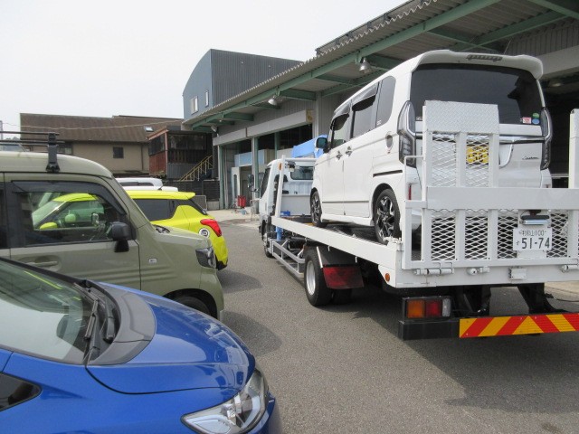 N Boxのバンパーカスタムに ネイキッド車検整備 マーチの車検整備 ホンダ Nbox その他 カー用品取付 エアロ取付 塗装 スタッフ日記 ミスタータイヤマン M Tech ブリヂストンのタイヤ専門店 ミスタータイヤマン