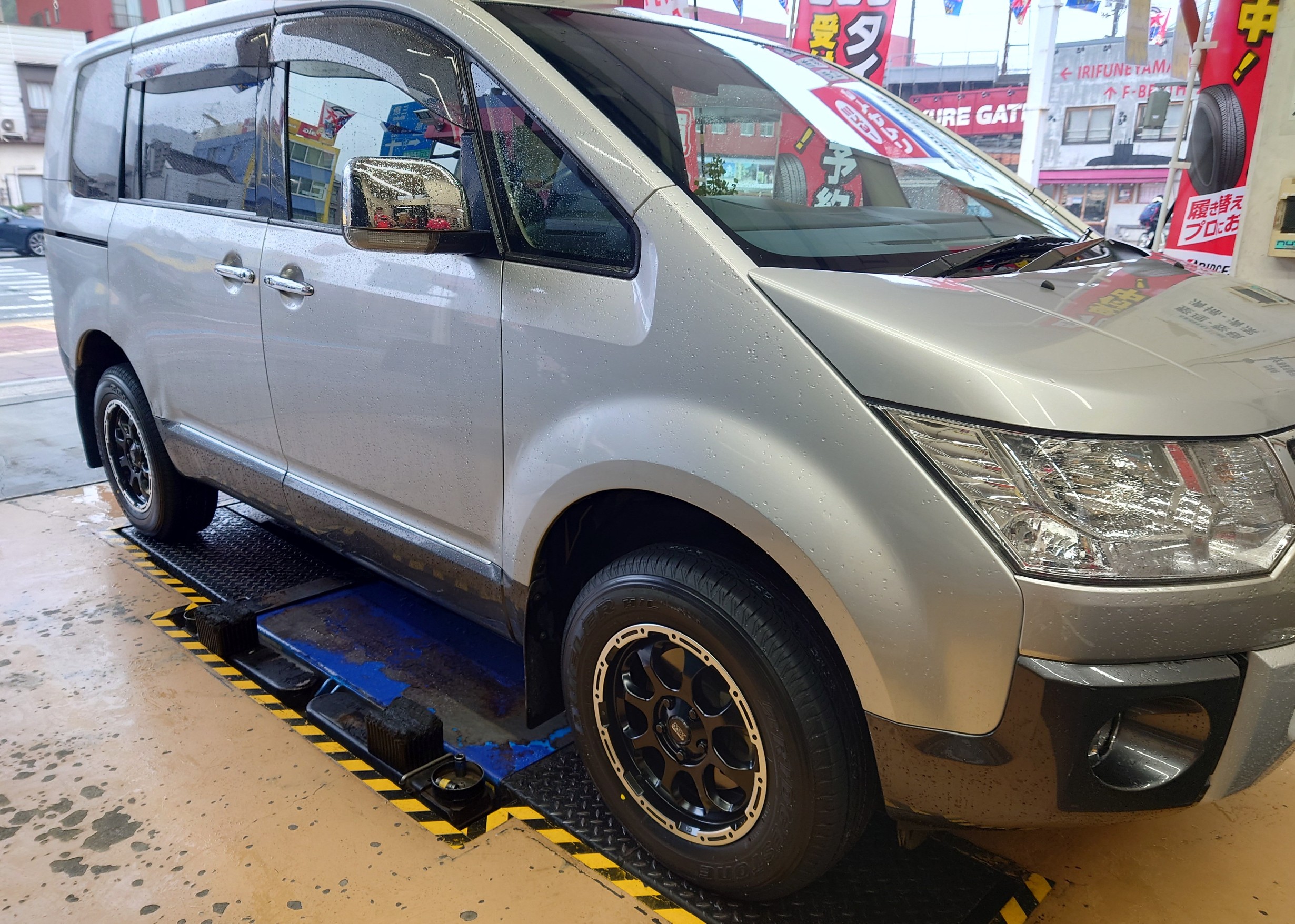 デリカD5 スタッドレスタイヤ＆アルミホイールセット 215/70R/16