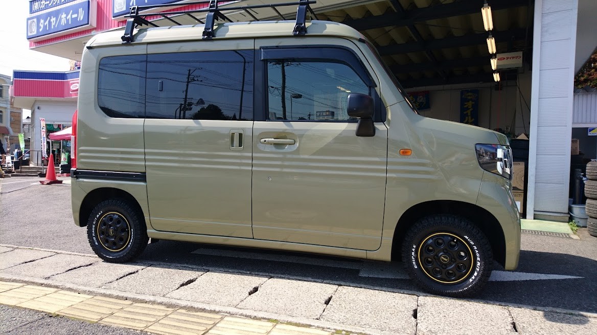トヨタのランクルプラドにアルミホイール装着、ホンダN-VANに