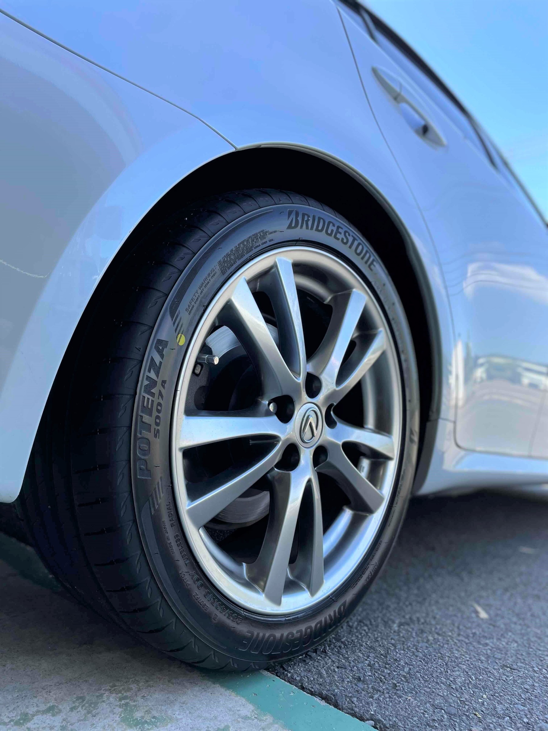 3.5リッター V6エンジンに最適なタイヤとは[レクサス IS350