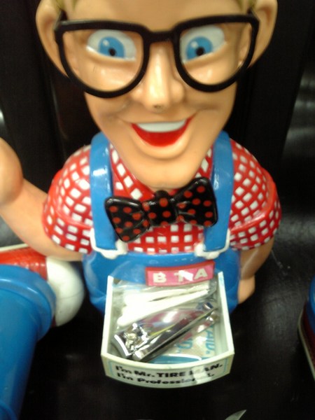 タイヤマンの本家メカタイヤマンやで~。 | スタッフ日記 | ミスター