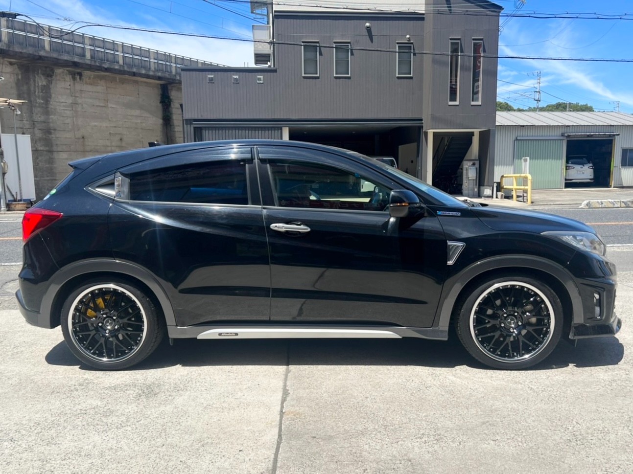 S様 ヴェゼル その他 商品情報 ミスタータイヤマン まんが 大阪府・和歌山県のタイヤ、カー用品ショップ ブリヂストンのタイヤ専門店