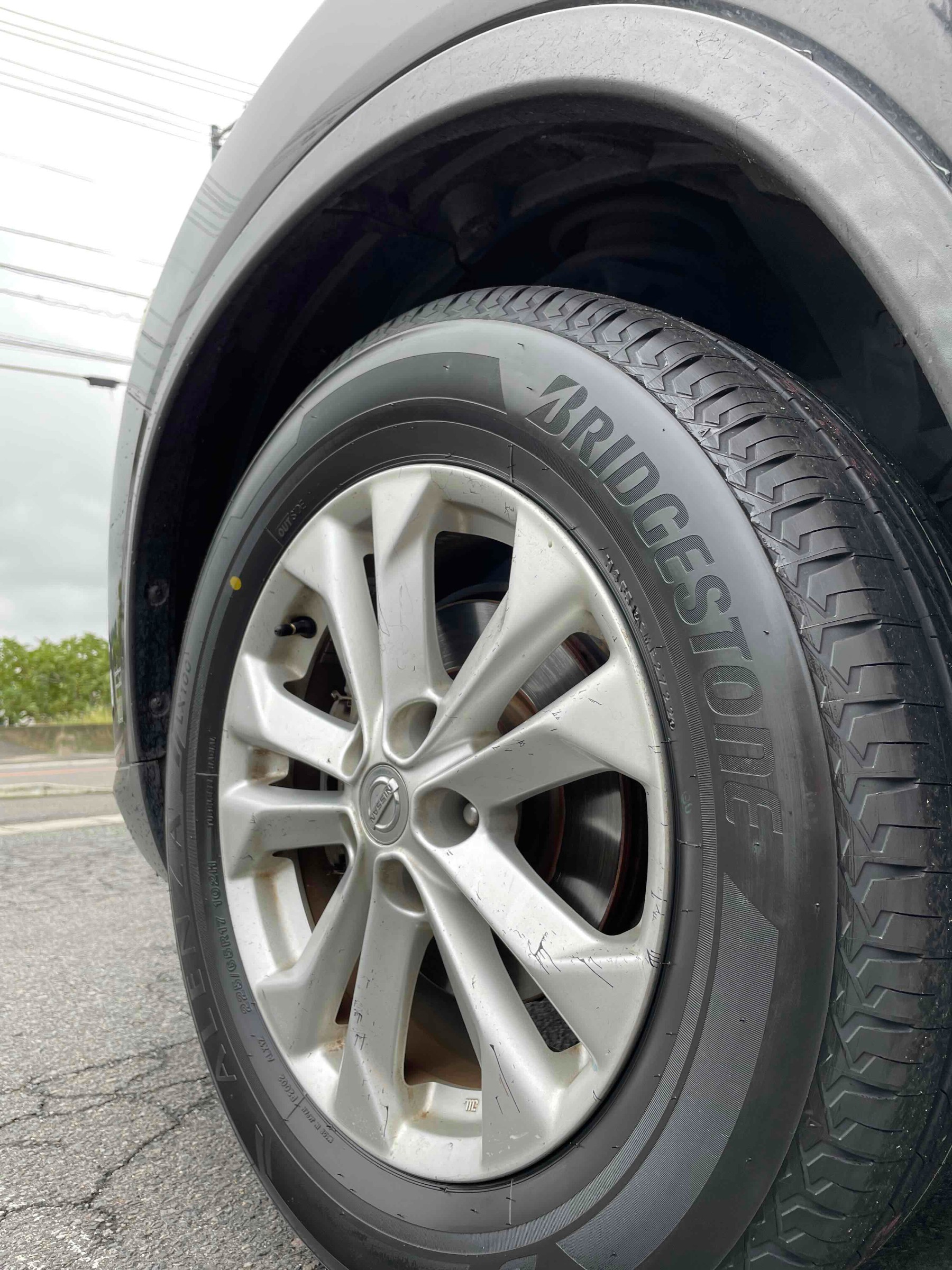225/65R17　エクストレイル　二本目 力強さだけでなく、専用設計で柔軟なSUVへ[日産 エクストレイル