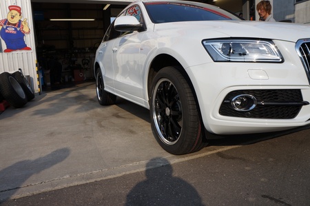 アウディQ5 20インチセット | タイヤウーマンの日記 | ミスター