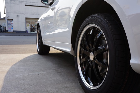 アウディQ5 20インチセット | タイヤウーマンの日記 | ミスター