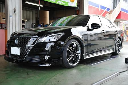 クラウンアスリート  １９インチ装着 ②   トヨタ クラウン