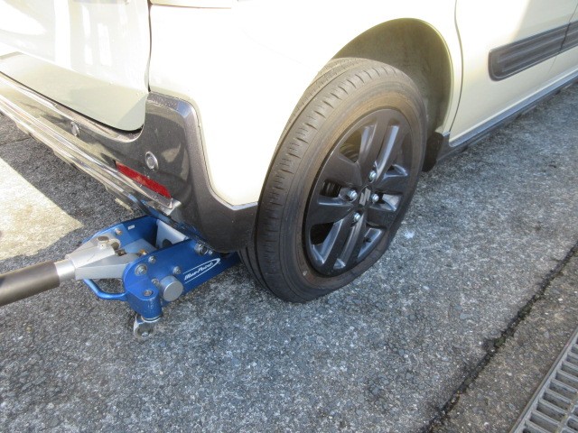 出張タイヤ交換 ZX-14R] Rear tire change How to raise the bead Tire change for