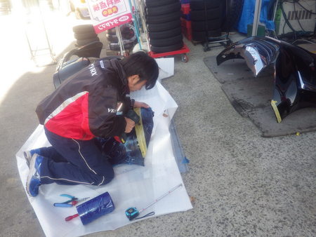 コーナーセンサー取り付けもお任せ スタッフ日記 ミスタータイヤマン まんが 大阪府 和歌山県のタイヤ カー用品ショップ ブリヂストンのタイヤ専門店