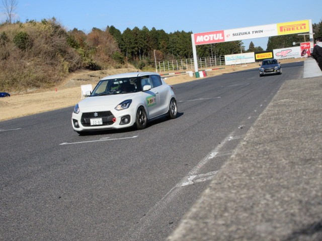 鈴鹿ツインサーキット よしゆき走行会にZC33Sスイフトスポーツで
