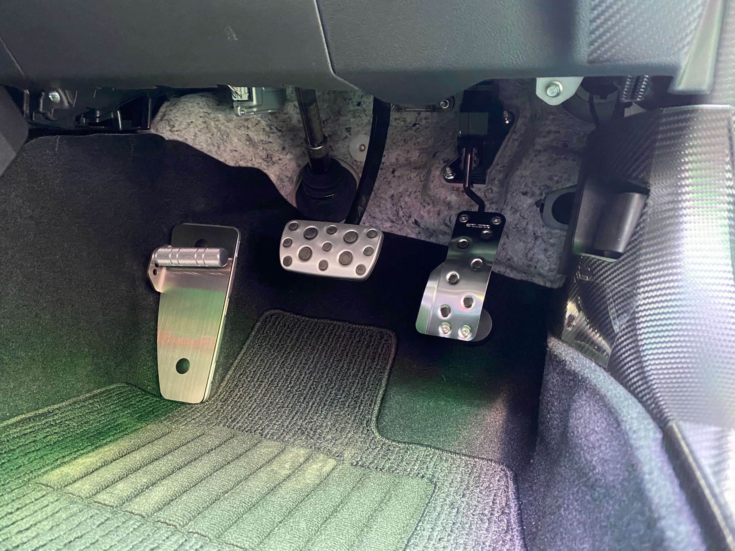 BRZ(ZD8)アクセルペダル スバルBRZ(ZD8)・アクセルペダル取り付け | スバル BRZ その他