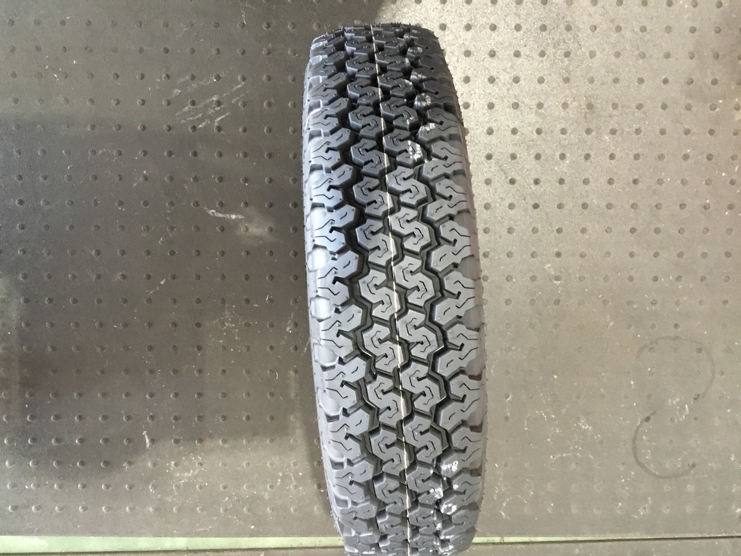 軽トラのタイヤと言ったらR604 | スタッフ日記 | ミスタータイヤマン