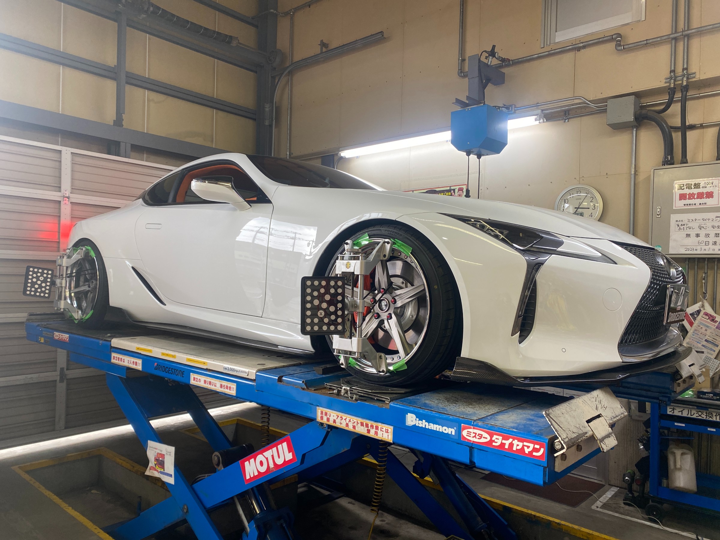 レクサスLC500 てんこ盛りなお取り付け 「大変お待たせいたしま
