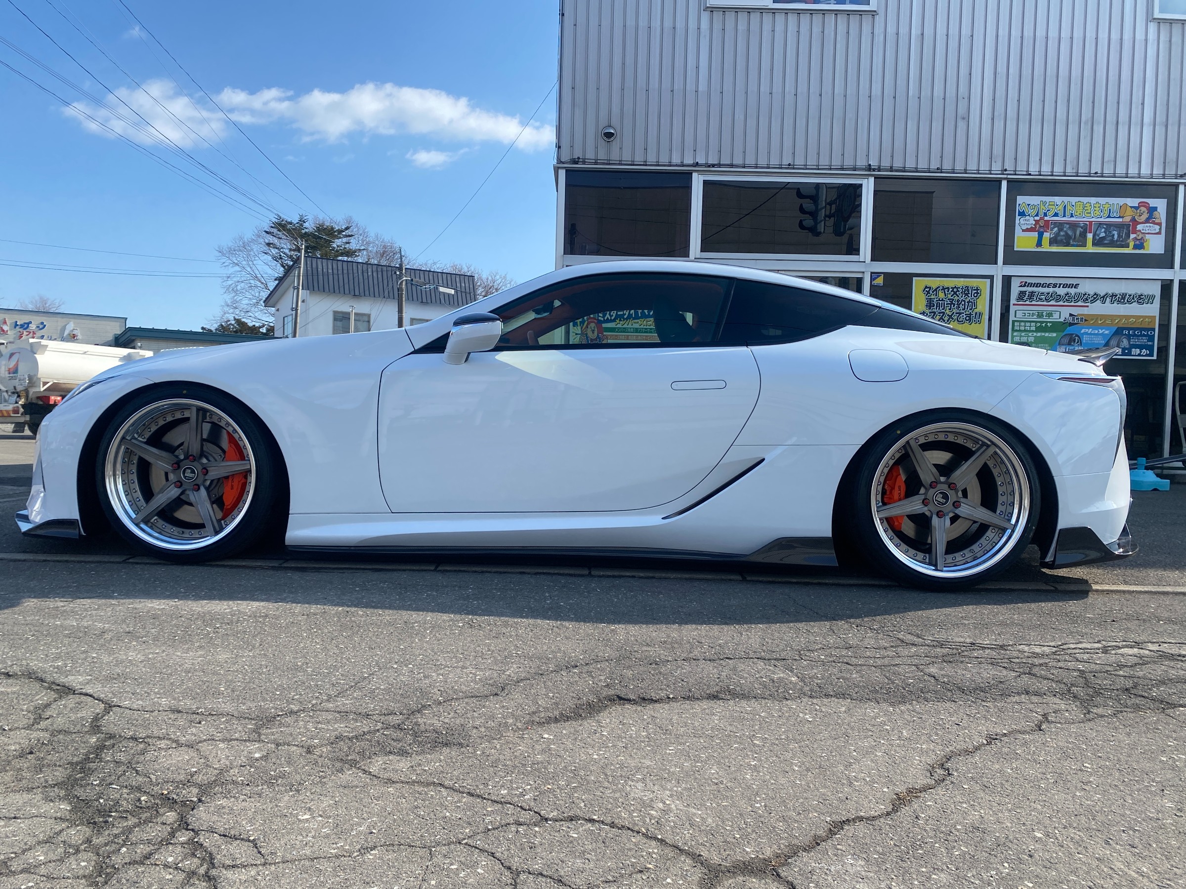 レクサスLC500 てんこ盛りなお取り付け 「大変お待たせいたしま