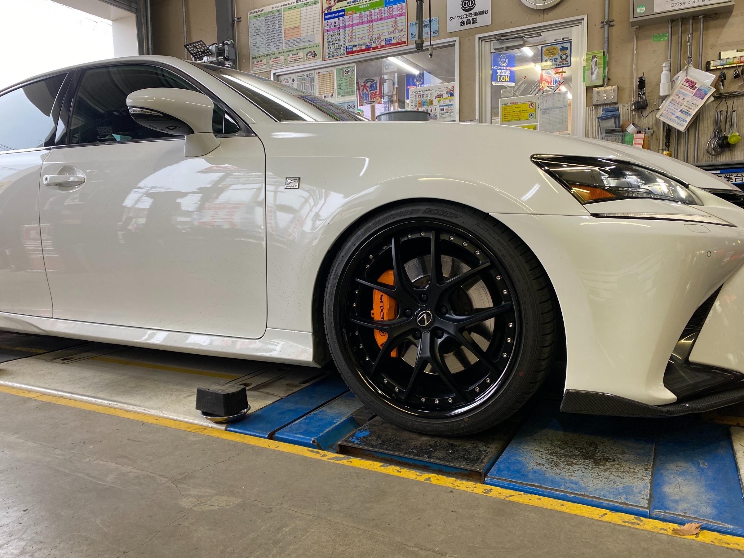 オートアート　レクサスGS400 カスタムホイール　車高ダウン e56b1b1ee928ddb0f1c7f695e7e57f