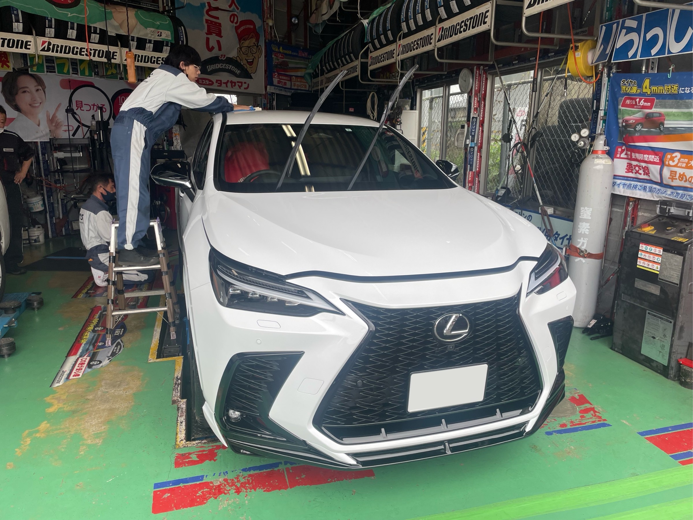 ☆レクサスNX Whelm ボディーコーティング施工☆ | ショップウェブログ | ミスタータイヤマン F1 | タイヤ、カー用品ショップ ...