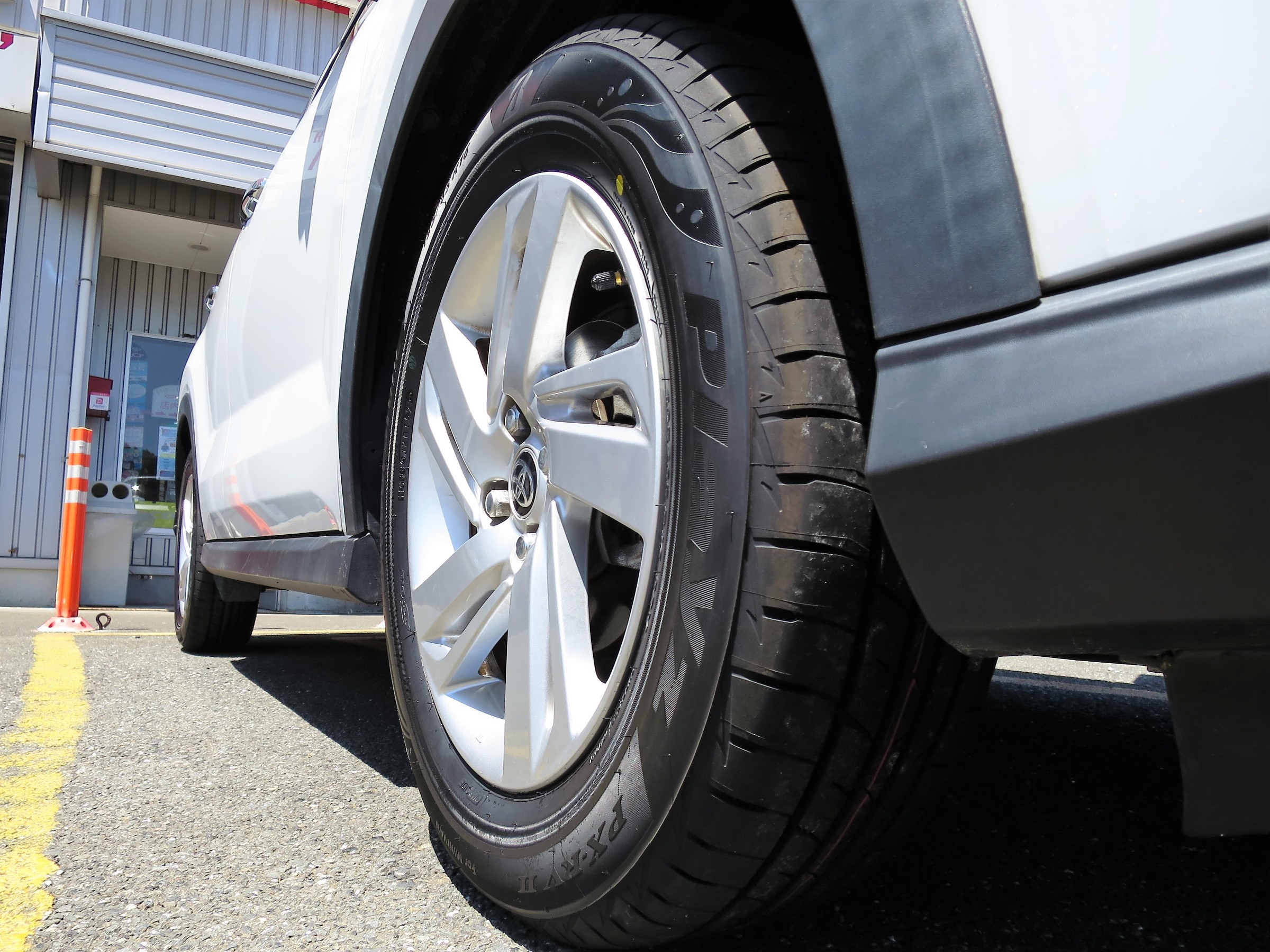 トヨタ ライズにBRIDGESTONE Playz PX-RVⅡ | トヨタ タイヤ